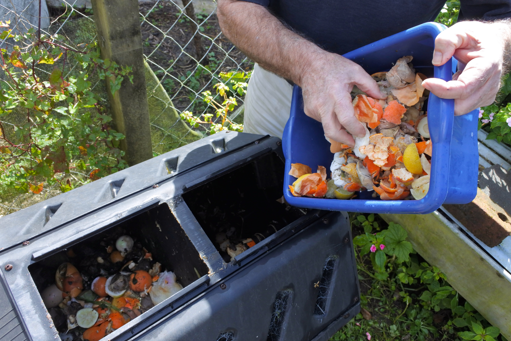 Kompostniki so lahko izvrstni pripomočki za pripravo gnojila
